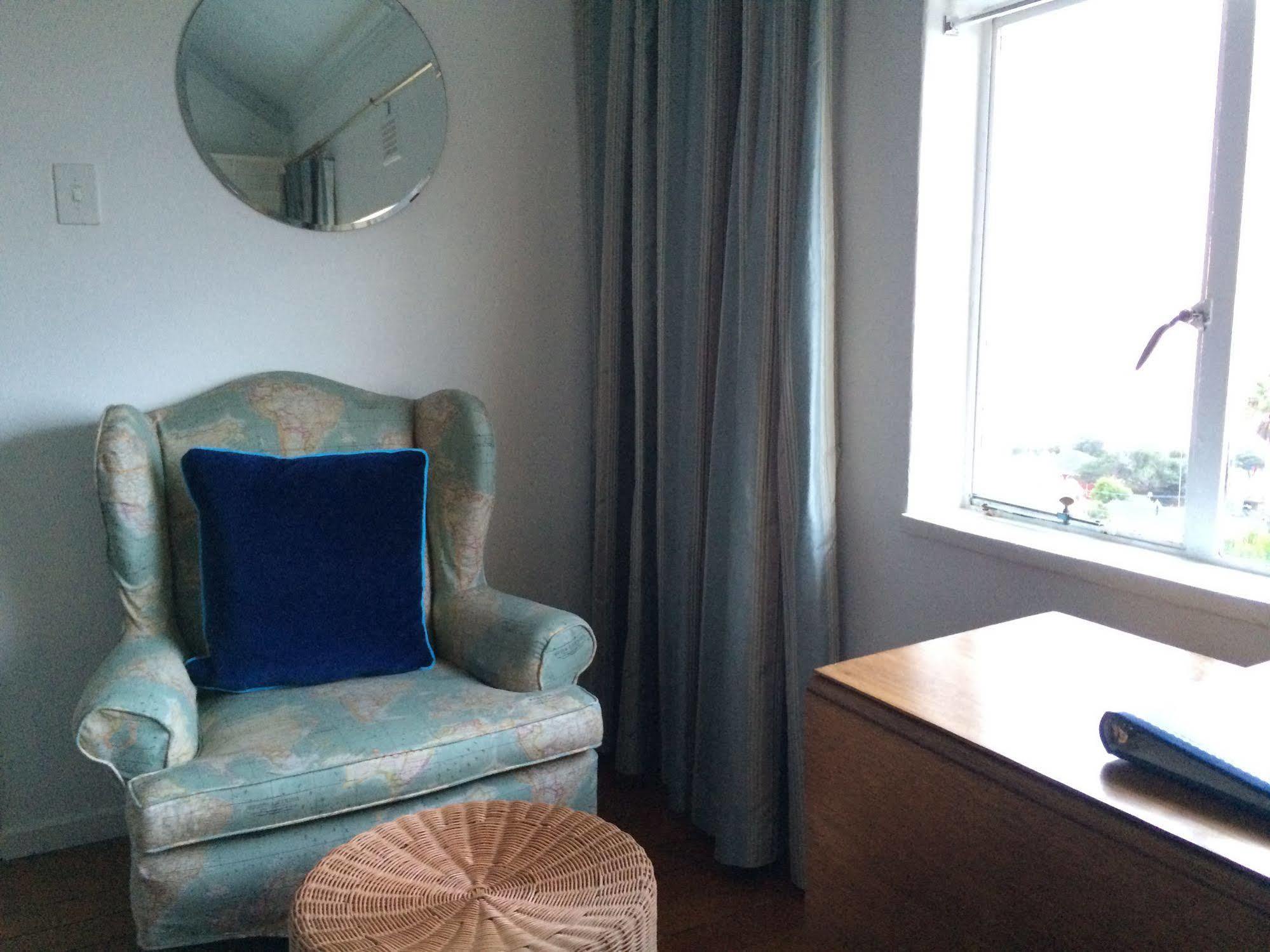 St James Blue On Blue Bed And Breakfast מראה חיצוני תמונה